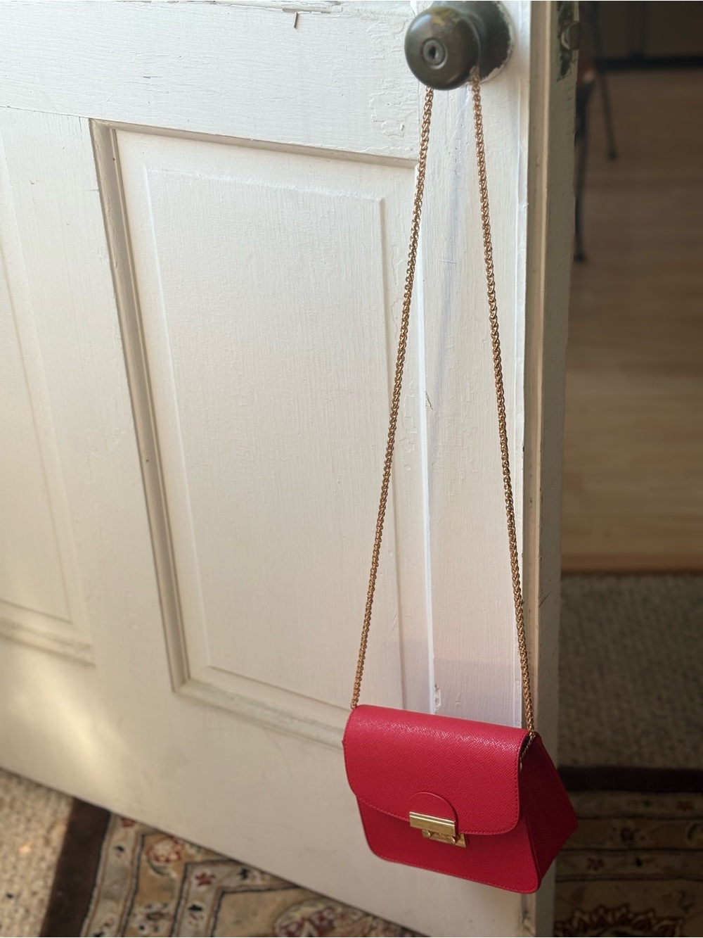 Source Unknown Red Crossbody Bag with Gold Chain